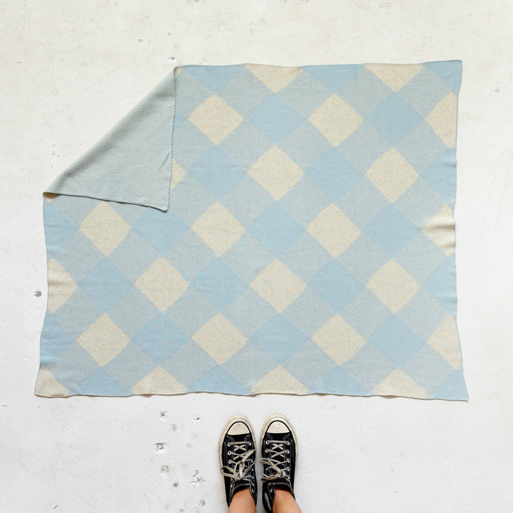 120. SKY BLUE HARLEQUIN BABY KNIT THROW