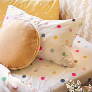 BANANA VELVET PENNY ROUND CUSHION