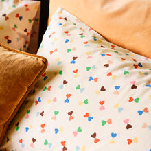 KISSING HEARTS PILLOWCASE