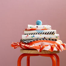 TOMATO STRIPE ROUND RUFFLE CUSHION